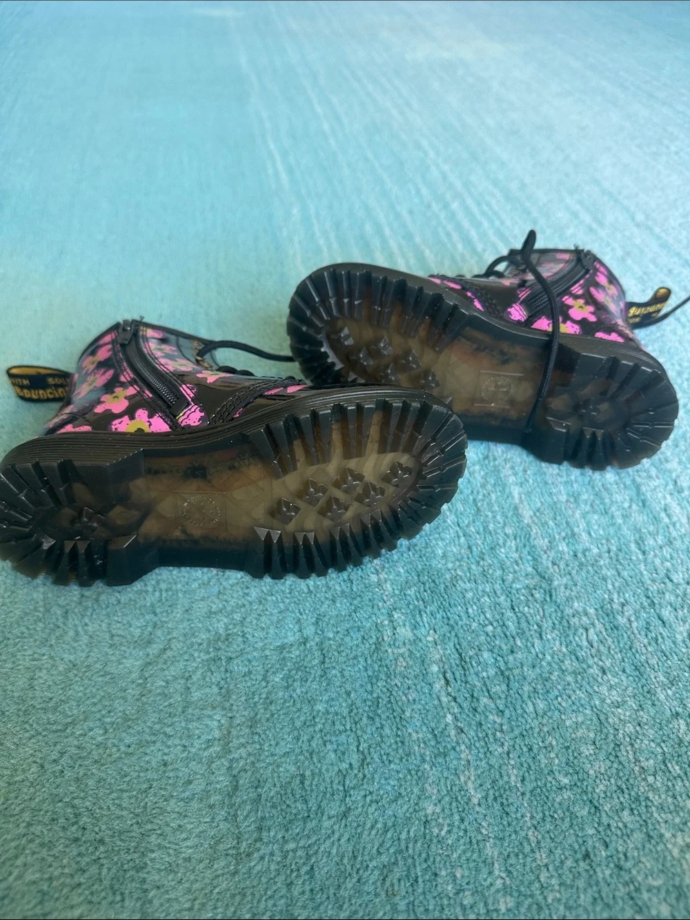 Dr. Martens, Girls Pansey Fayre Floral boot, size 9 Todler